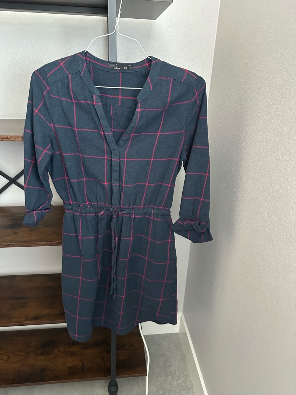 PRANA Windowpane Tie-Waist Dress in Charcoal with Pink Grid SZ Xsmall